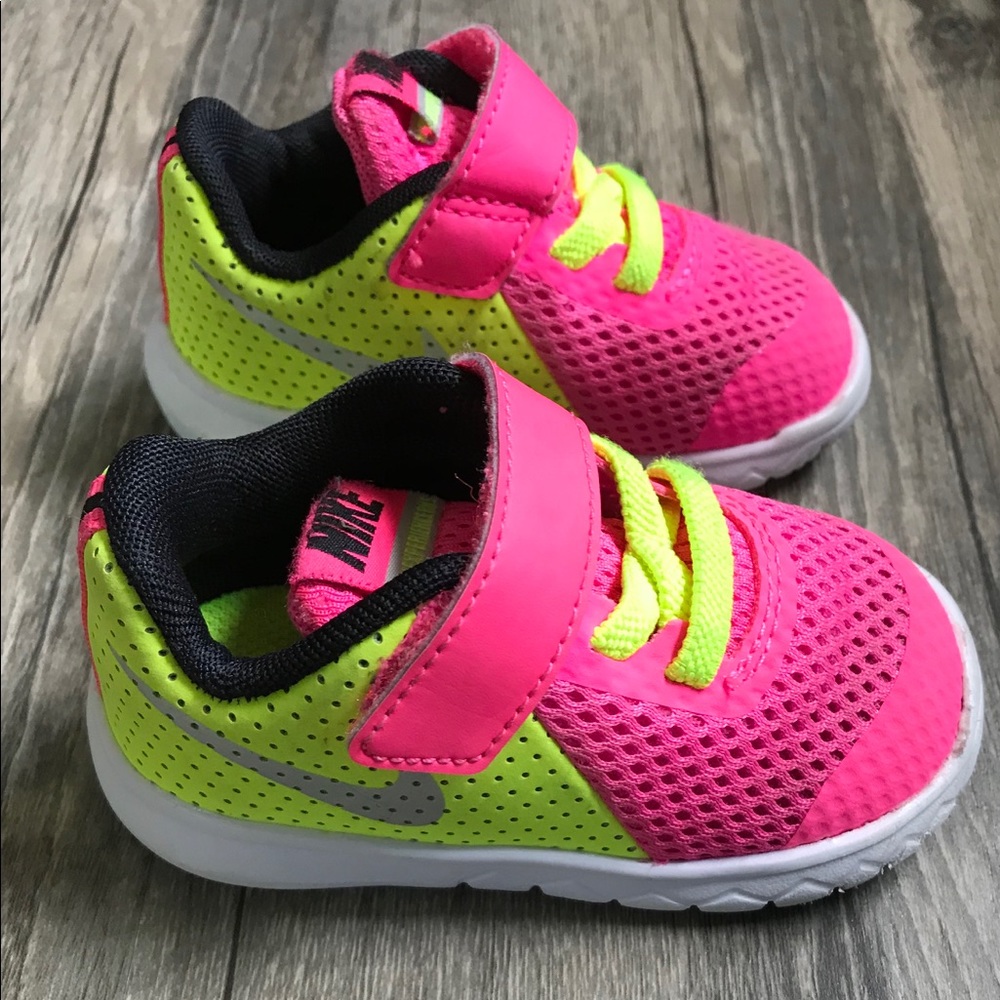 Children’s Flex Experience RN 5 shoes from Nike®.